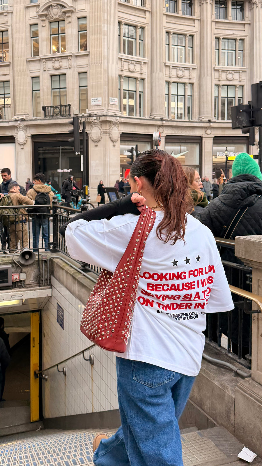 SI A TODO TINDER TEE 2023