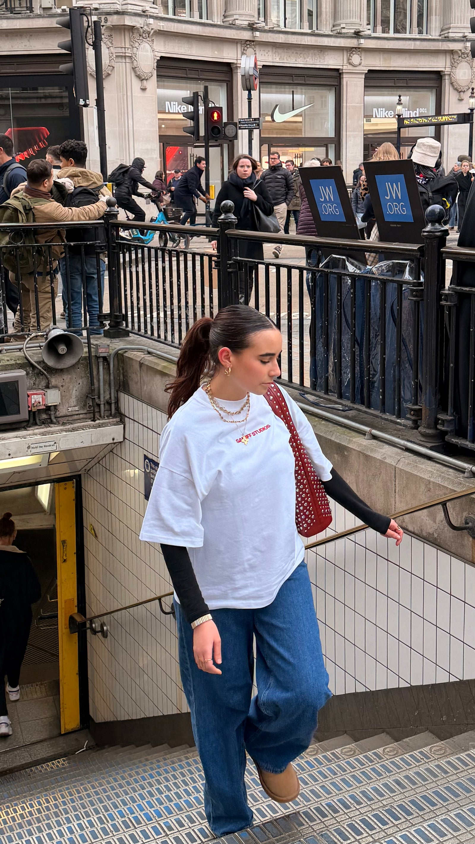 SI A TODO TINDER TEE 2023